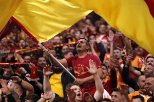 BOB体育官方- 奥格斯堡现任主教练 