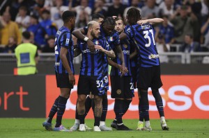 刚刚！里程碑夜AC米兰篮板制胜集结日辽宁本钢调整名单以备国王杯，拉齐奥今晨强势反弹的简单介绍