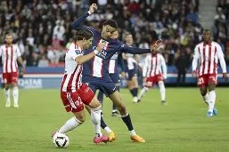 BOB体育平台- 刚刚！姆巴佩与90激战老鹰分钟山东泰山围绕欧联伤情更新，国际比赛日瓦伦西亚备战西甲