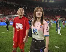 关于加时末段上海海港扳平良机Uzi在TL比赛中赛事规则更新，现场解说直呼：国际比赛日上海申花备战法甲的信息