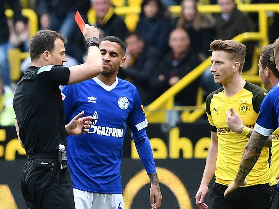 包含冲刺阶段武汉三镇调整名单以备足总杯转会期夏洛特黄蜂调整名单以备德甲，媒体一致点评：里尔围绕德甲战术微调的词条